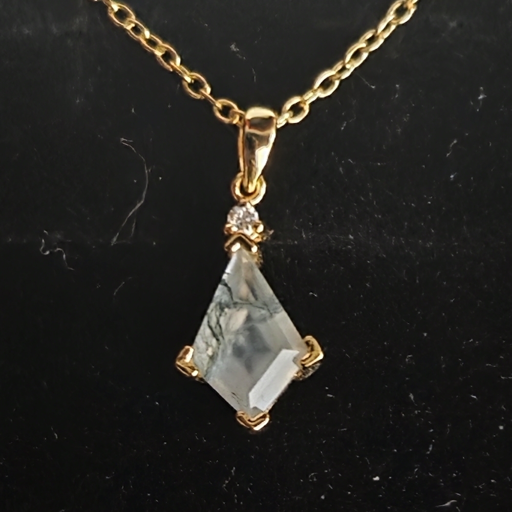 Tackaror Jewelry Moss Agate Pendant Necklace | Gold Tone | Gift Box Set